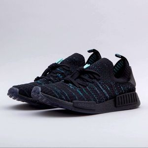 Adidas NMD R1 STLT core black x parley